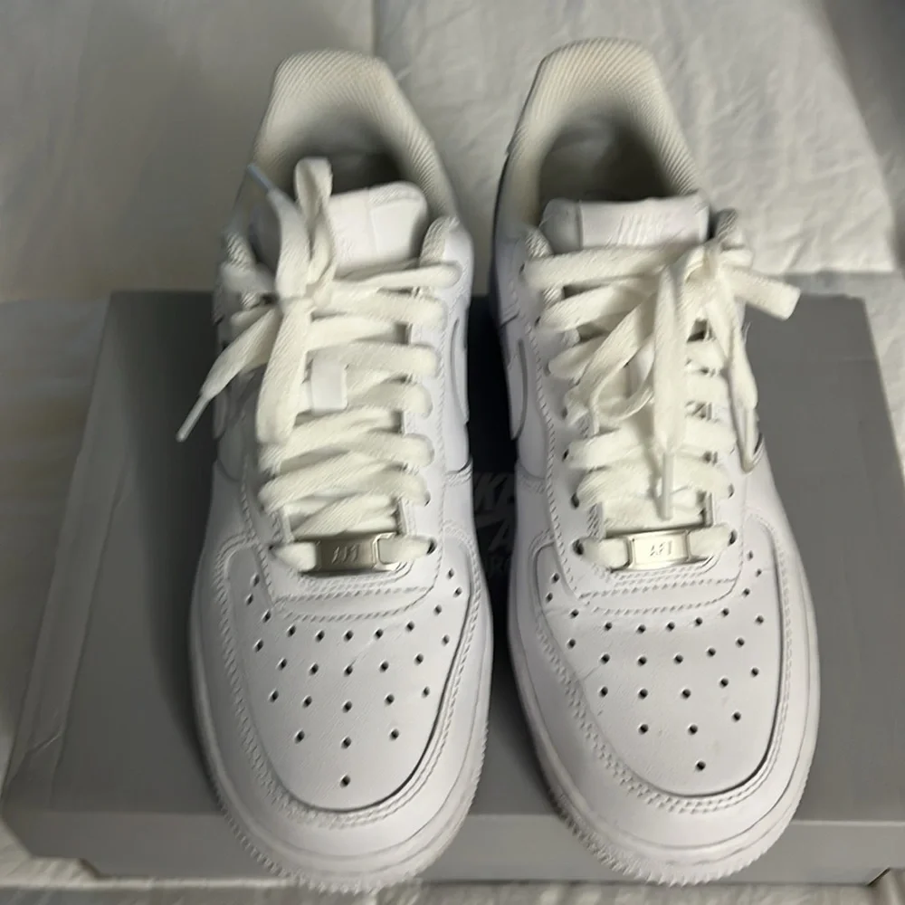 Nike Air Force 1 ‘07 - Picture 3 of 5